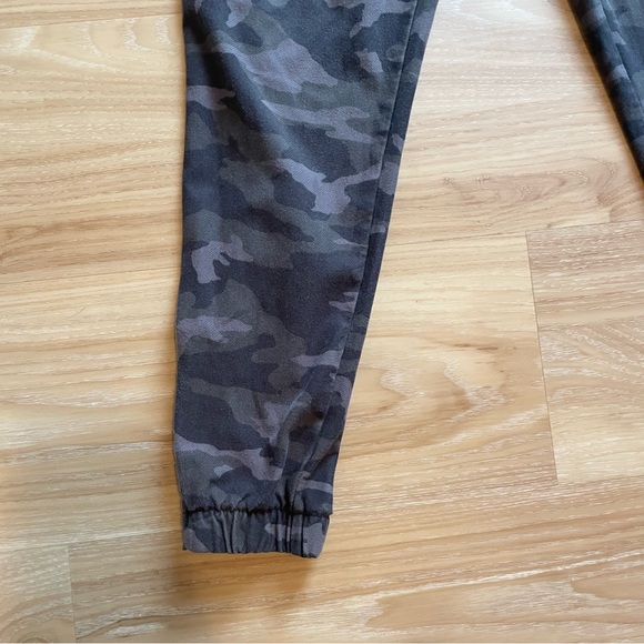 Athleta Camo Farallon Joggers / Sweatpants - Grey Size 8 - Picture 6 of 15